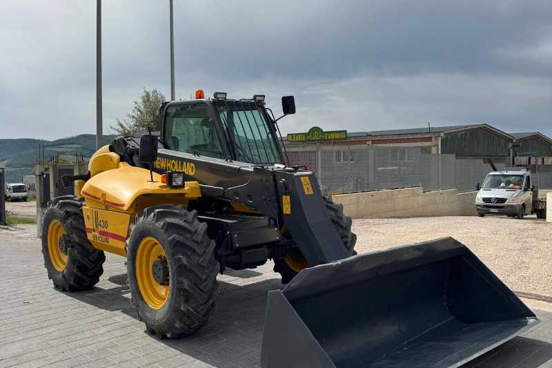OmecoHub - Immagine NEW HOLLAND LM430